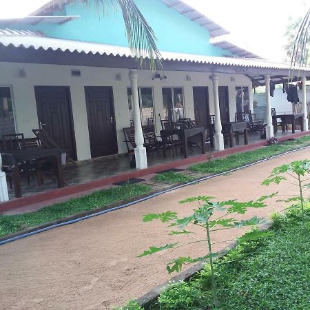 Theepan'S Home นิลาเวลี ภายนอก รูปภาพ