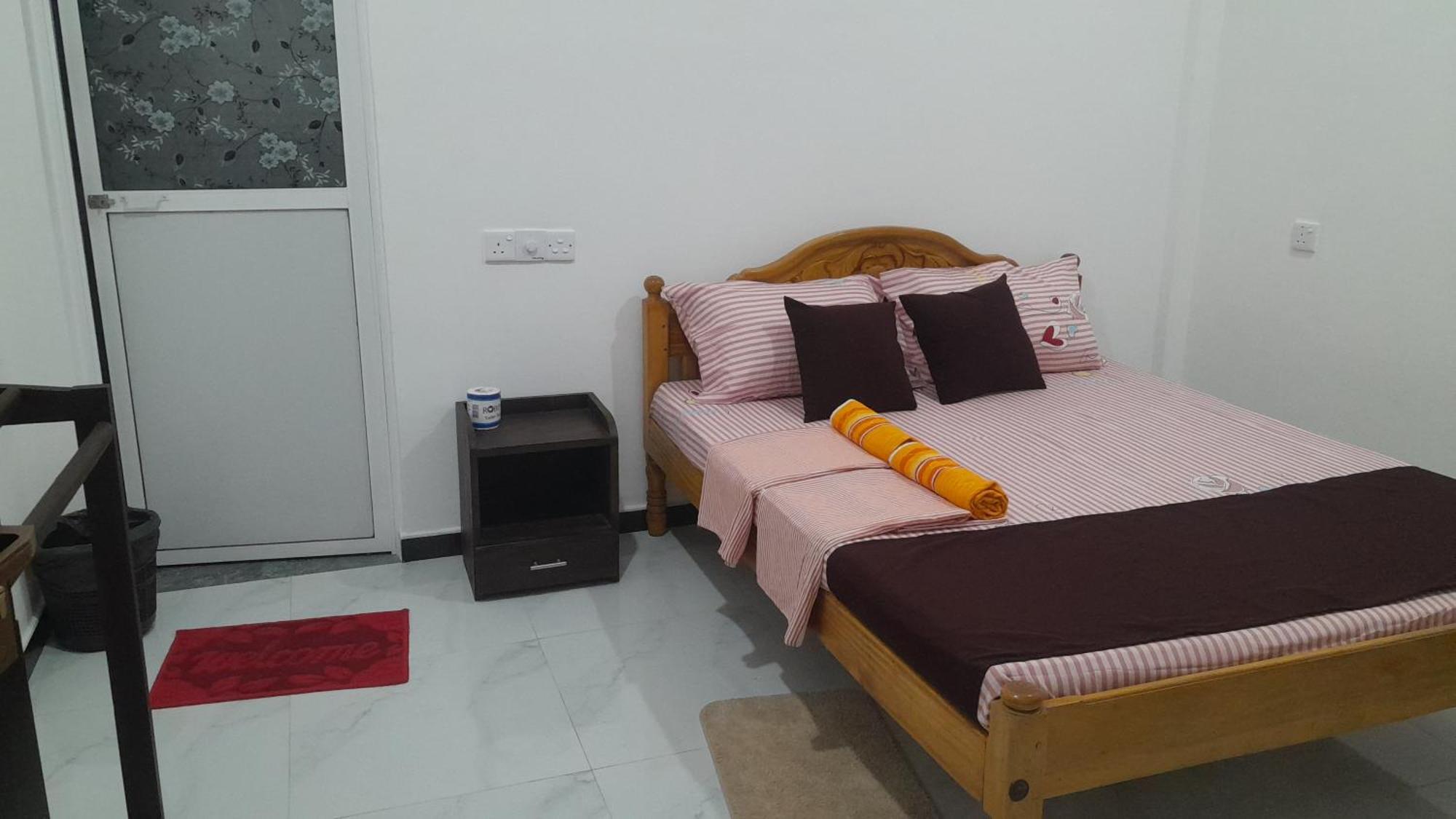 Theepan'S Home นิลาเวลี ภายนอก รูปภาพ
