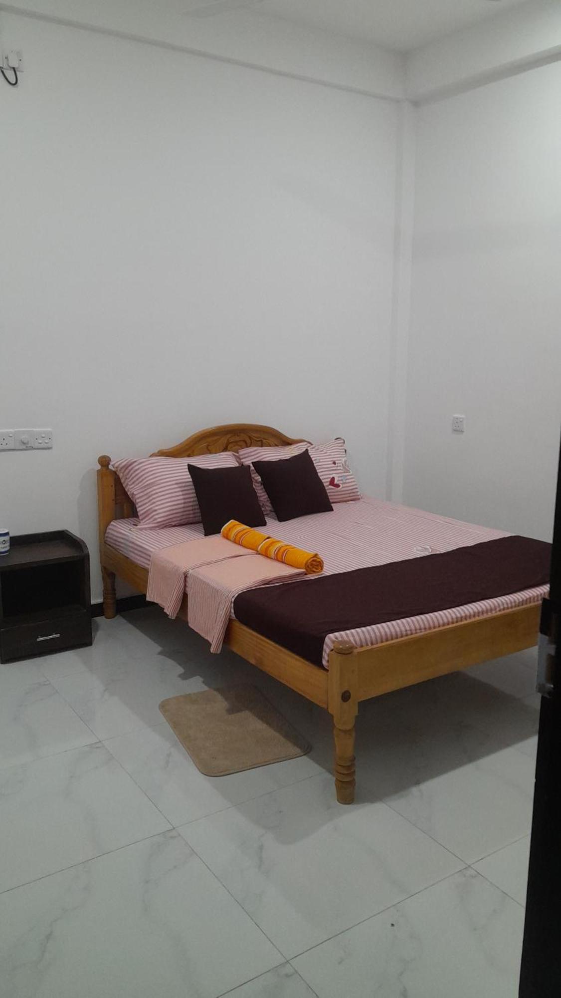 Theepan'S Home นิลาเวลี ภายนอก รูปภาพ