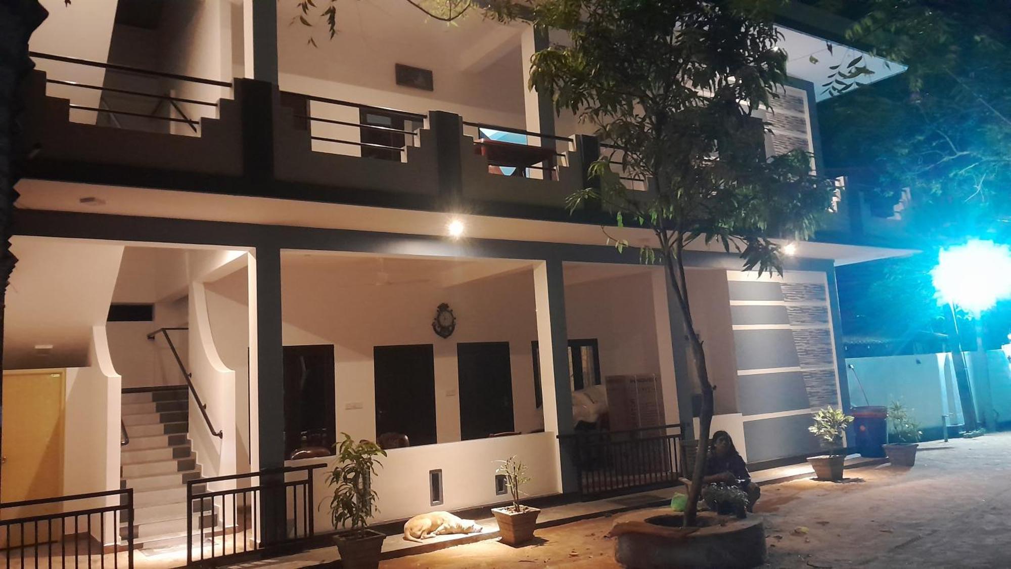 Theepan'S Home นิลาเวลี ภายนอก รูปภาพ