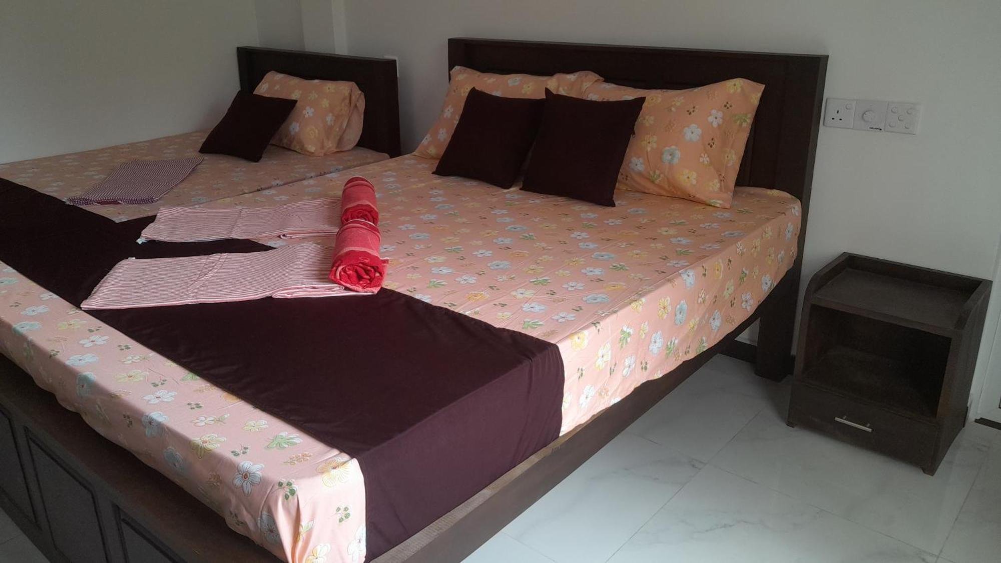 Theepan'S Home นิลาเวลี ภายนอก รูปภาพ