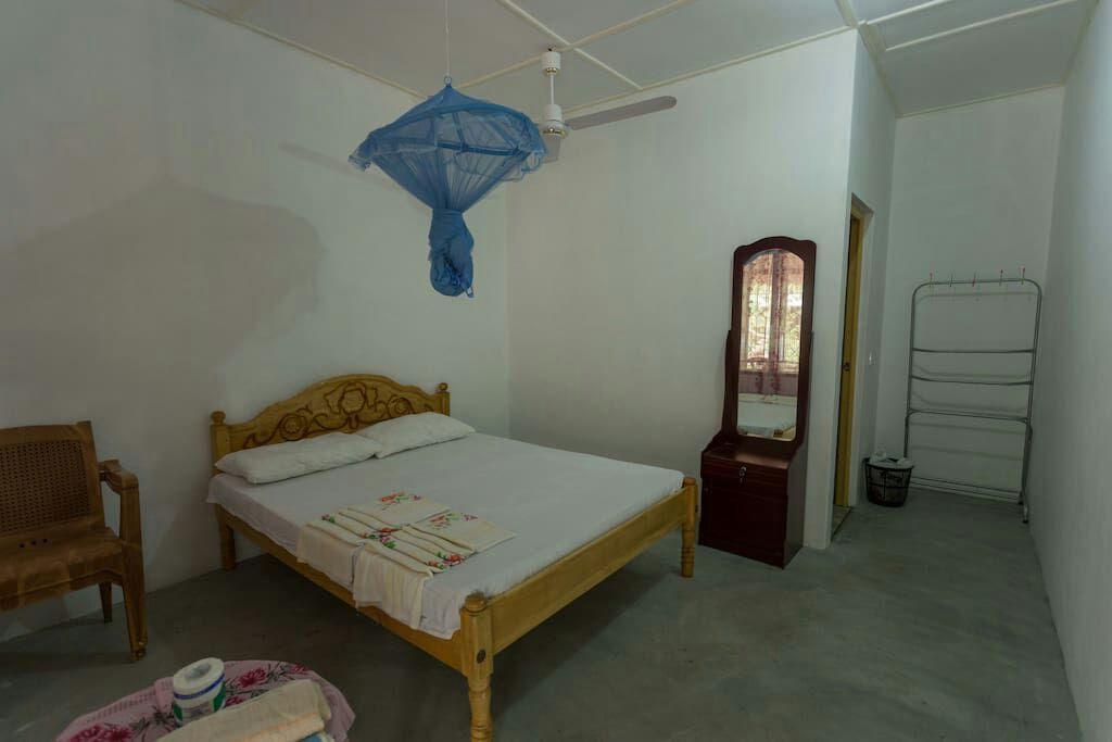 Theepan'S Home นิลาเวลี ภายนอก รูปภาพ