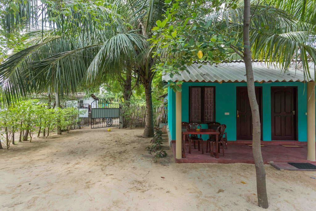 Theepan'S Home นิลาเวลี ภายนอก รูปภาพ