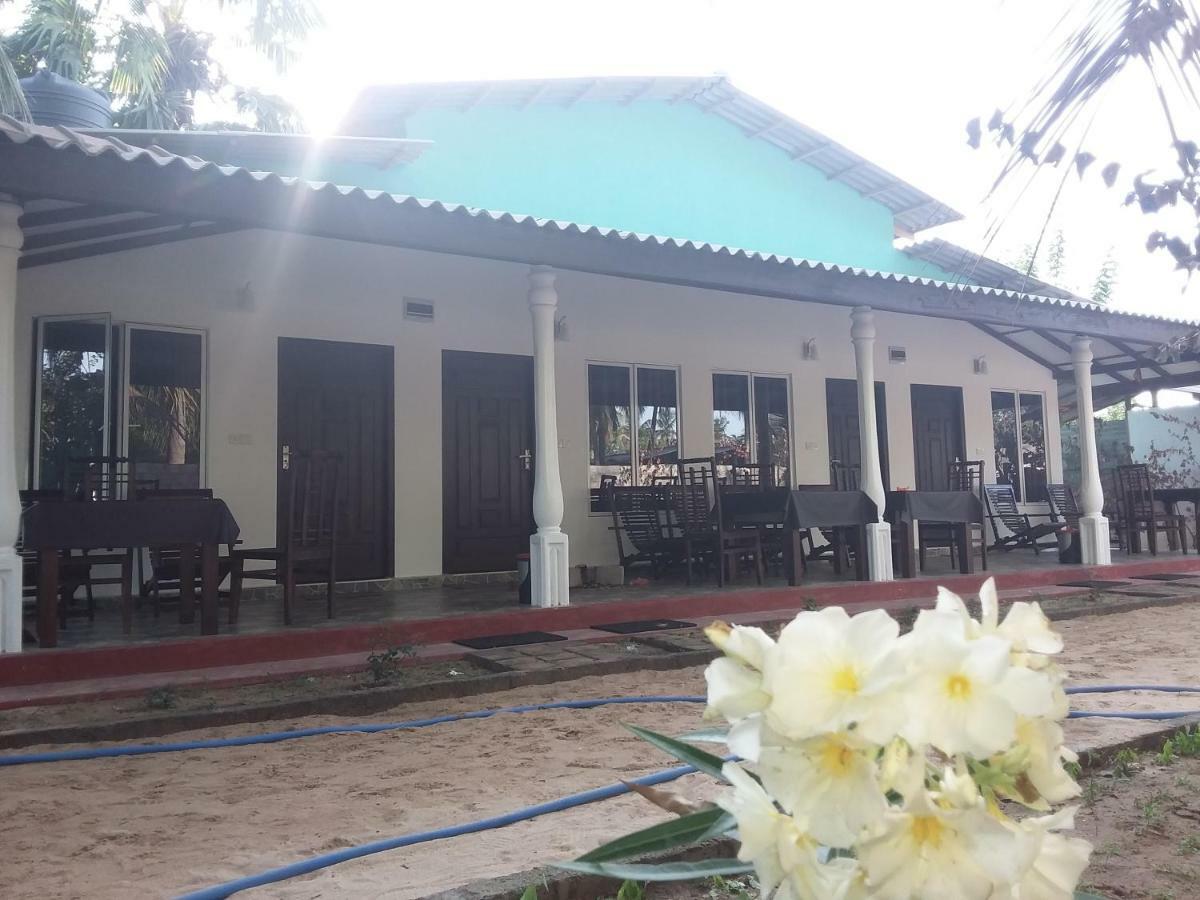 Theepan'S Home นิลาเวลี ภายนอก รูปภาพ