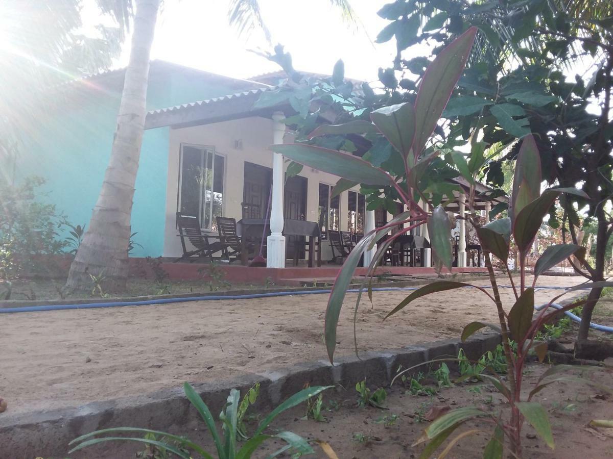 Theepan'S Home นิลาเวลี ภายนอก รูปภาพ