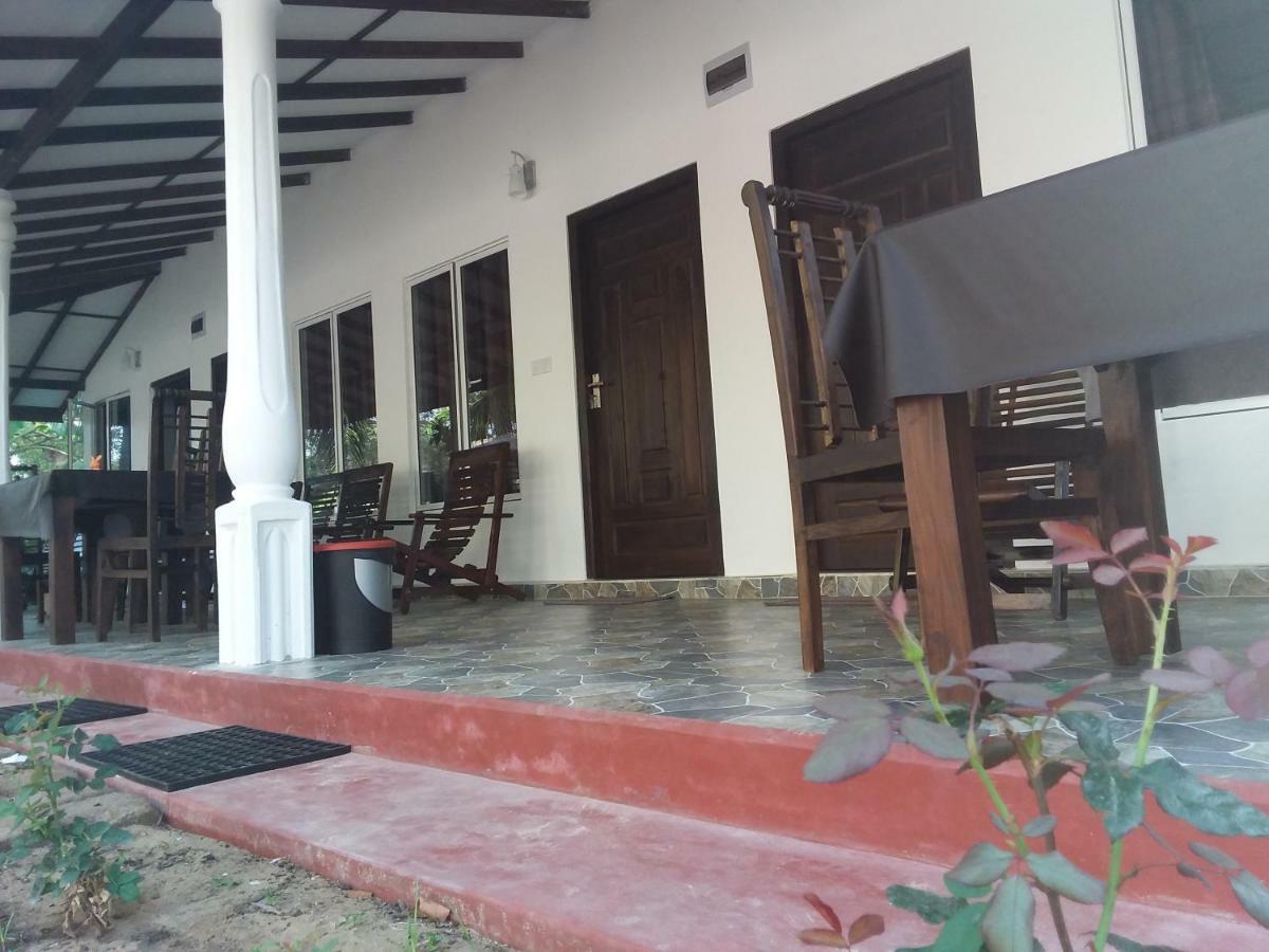 Theepan'S Home นิลาเวลี ภายนอก รูปภาพ