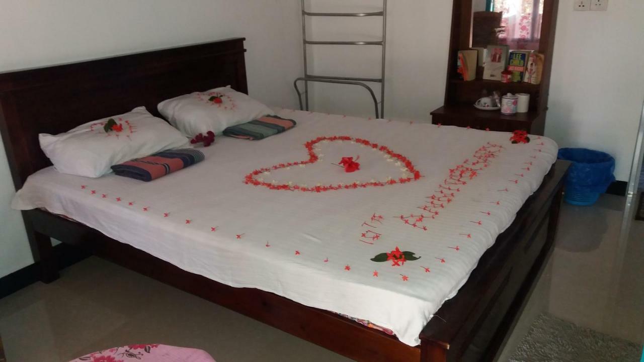Theepan'S Home นิลาเวลี ภายนอก รูปภาพ