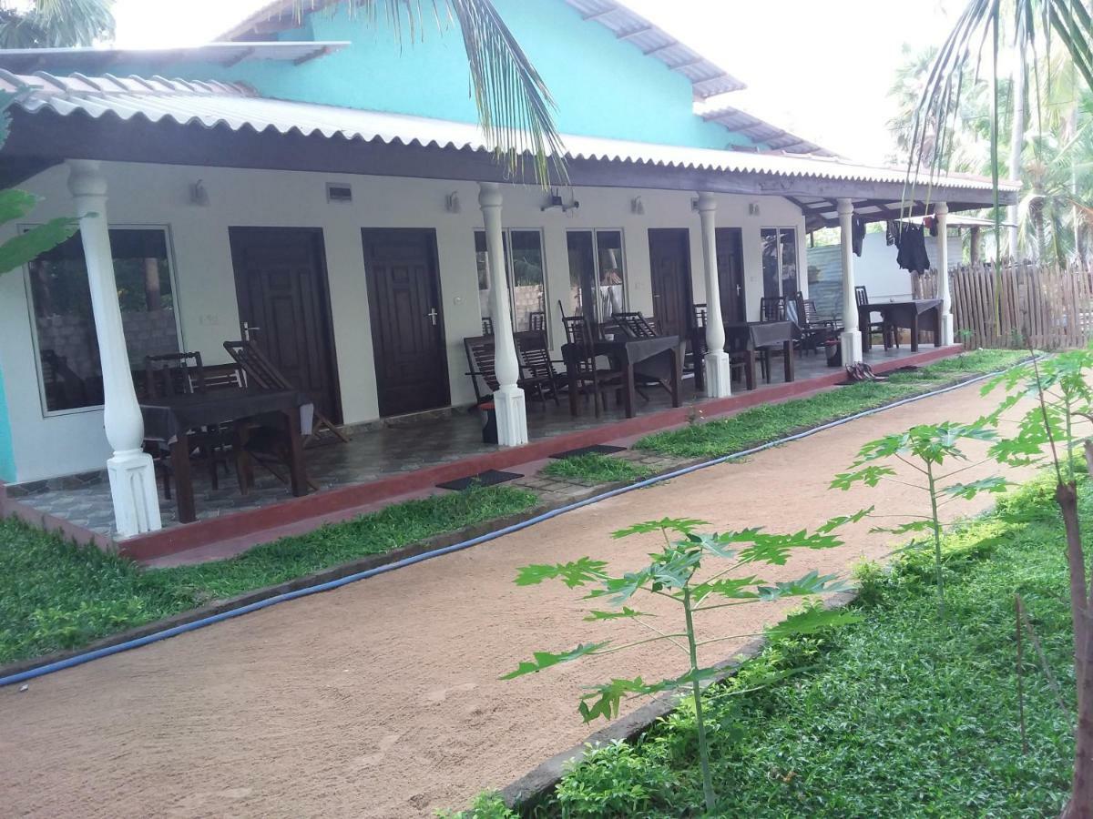 Theepan'S Home นิลาเวลี ภายนอก รูปภาพ